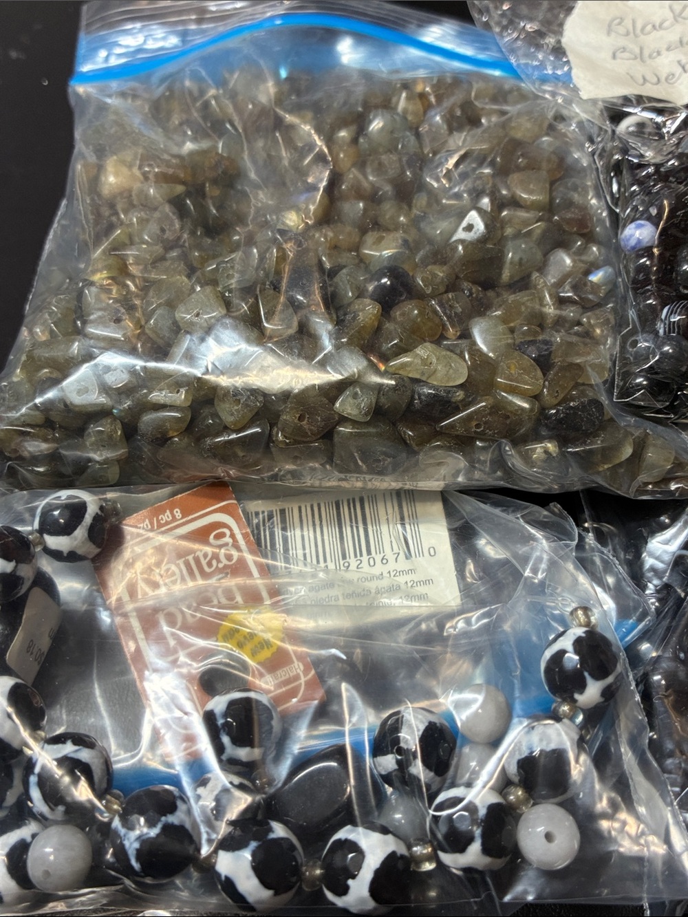 Lot of 2+ pounds of assorted black and grey gemstone beads - Picture 11 of 14